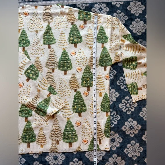 🔴NWOT SHEIN Curve Soft Knit Sweater - Tan and Green trees design - Picture 2 of 6